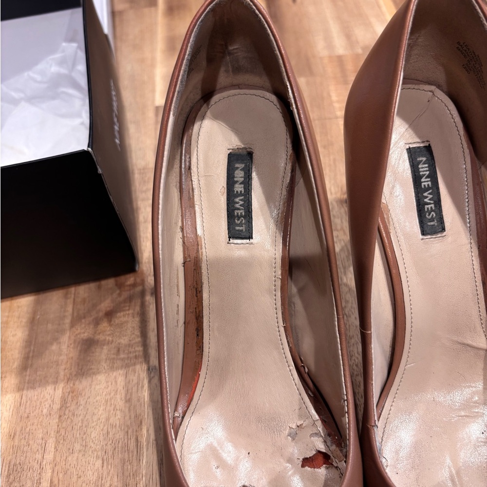 Nine West Ezra Pointy Toe Pumps Light Brown Leather SZ 9.5:Classic vintage look! - Picture 8 of 15
